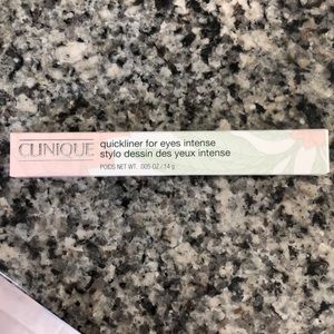 Clinique quick-liner in Intense Ebony